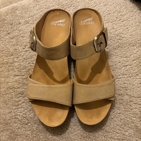 Dansko Beige Women's Sandals with Buckle - Size 42 US Size 11 - Picture 1 of 5
